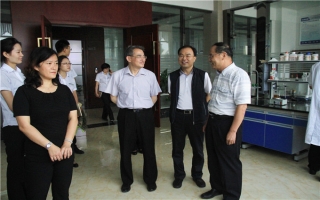 廢棄物資源化國(guó)家工程研究中心、昆明理工大學(xué)孫可偉教授,棄物資源化國(guó)家工程研究中心常務(wù)副主任、昆明理工大學(xué)教授李如燕博士蒞臨指導(dǎo)