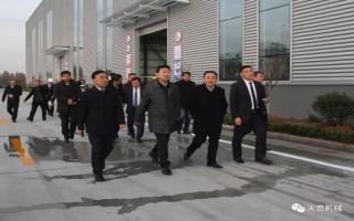 山東省住建廳黨組成員、副廳長(zhǎng)張曉海蒞臨天意機(jī)械調(diào)研指導(dǎo)