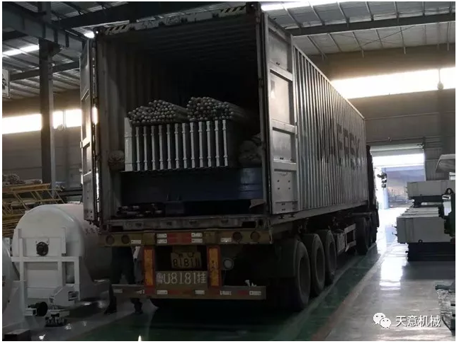 天意機(jī)械為柬埔寨客戶加工生產(chǎn)年產(chǎn)80萬平方輕質(zhì)墻板生產(chǎn)線成功裝車啟運！